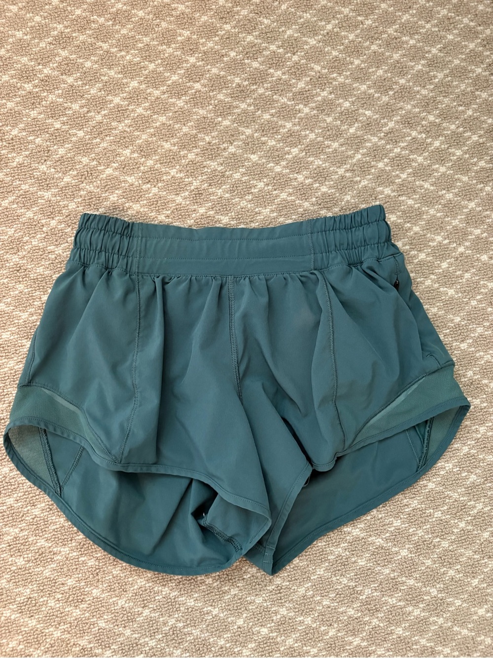 Lululemon Hotty Hot shorts 2.5’’ size 2 pack of 3 - Picture 6 of 7